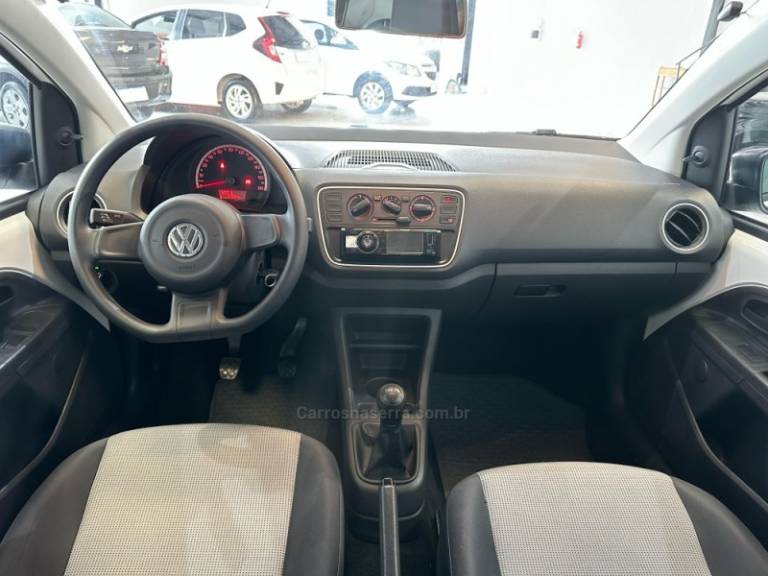 VOLKSWAGEN - UP - 2014/2015 - Branca - R$ 40.900,00