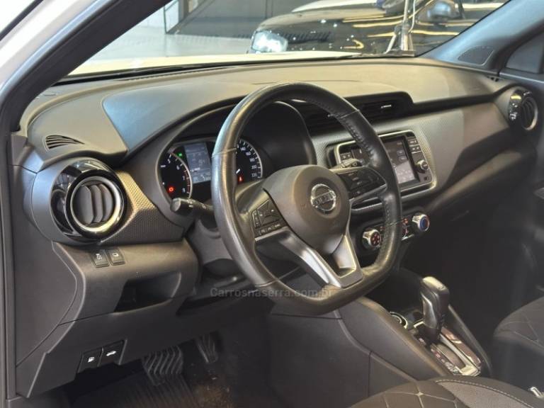 NISSAN - KICKS - 2021/2021 - Branca - R$ 94.900,00