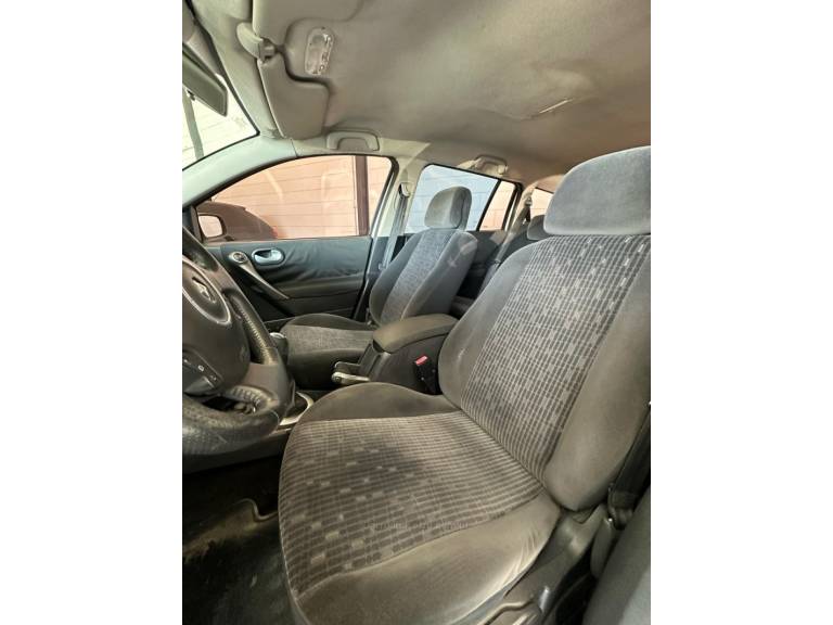 RENAULT - MÉGANE - 2012/2012 - Branca - R$ 36.900,00