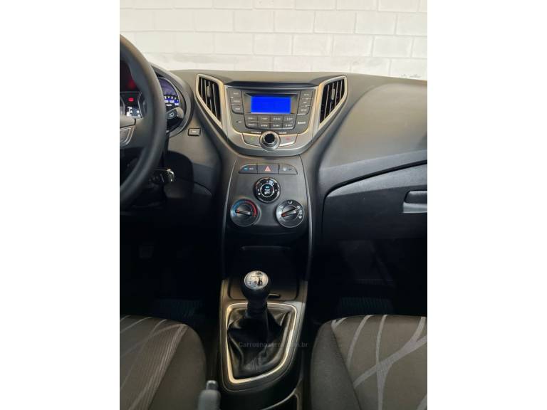 HYUNDAI - HB20 - 2015/2015 - Vermelha - R$ 46.900,00