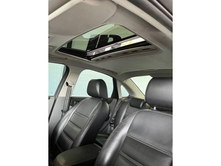 FORD - FOCUS - 2010/2011 - Preta - R$ 46.900,00