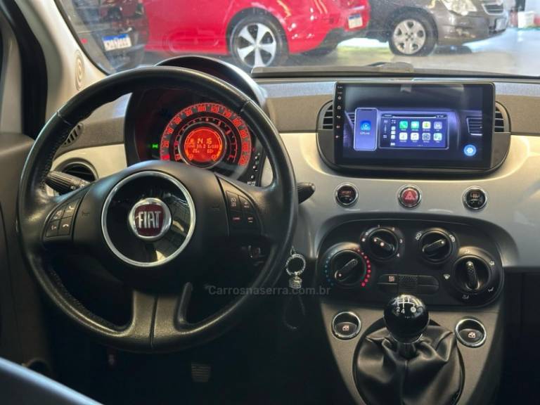 FIAT - 500 - 2011/2012 - Prata - R$ 44.900,00