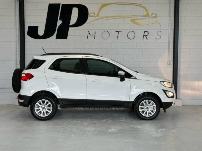 FORD - ECOSPORT - 2017/2018 - Branca - R$ 69.900,00