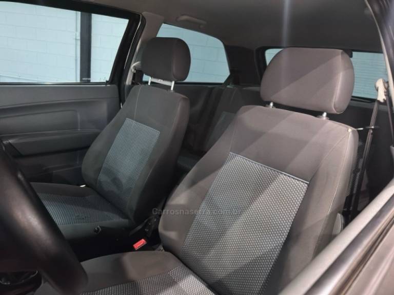 VOLKSWAGEN - GOL - 2012/2013 - Preta - R$ 27.900,00