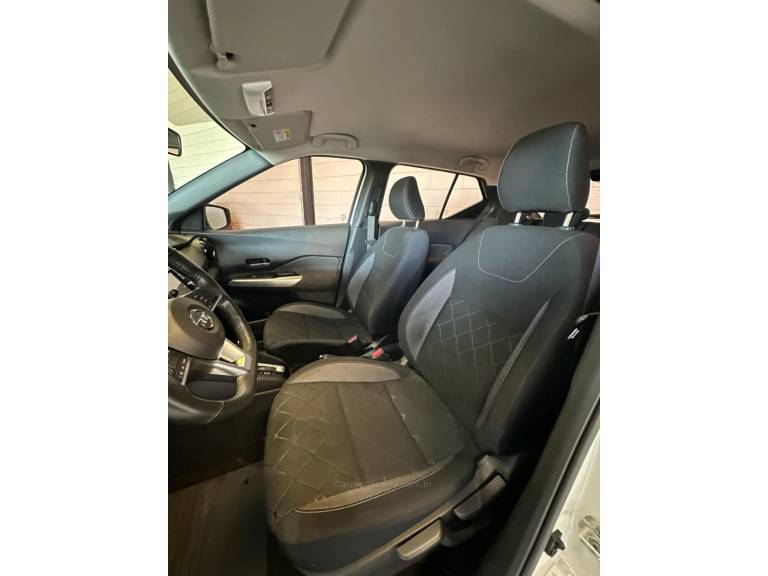 NISSAN - KICKS - 2021/2021 - Branca - R$ 94.900,00