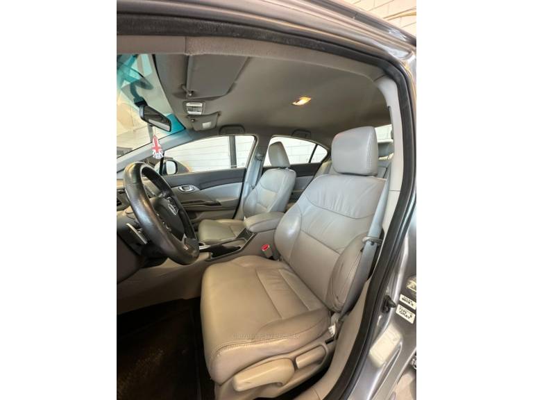 HONDA - CIVIC - 2014/2014 - Cinza - R$ 76.900,00