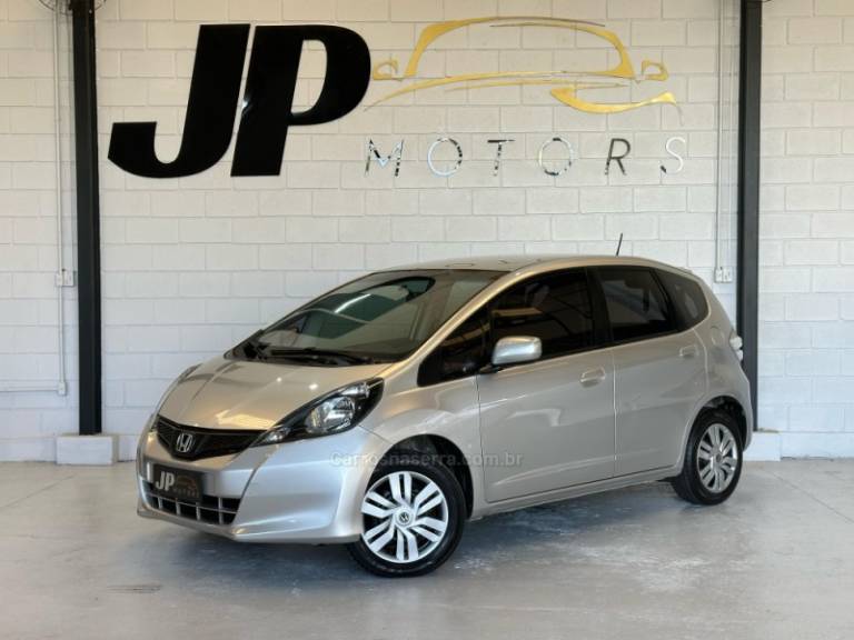 HONDA - FIT - 2014/2014 - Prata - R$ 56.900,00